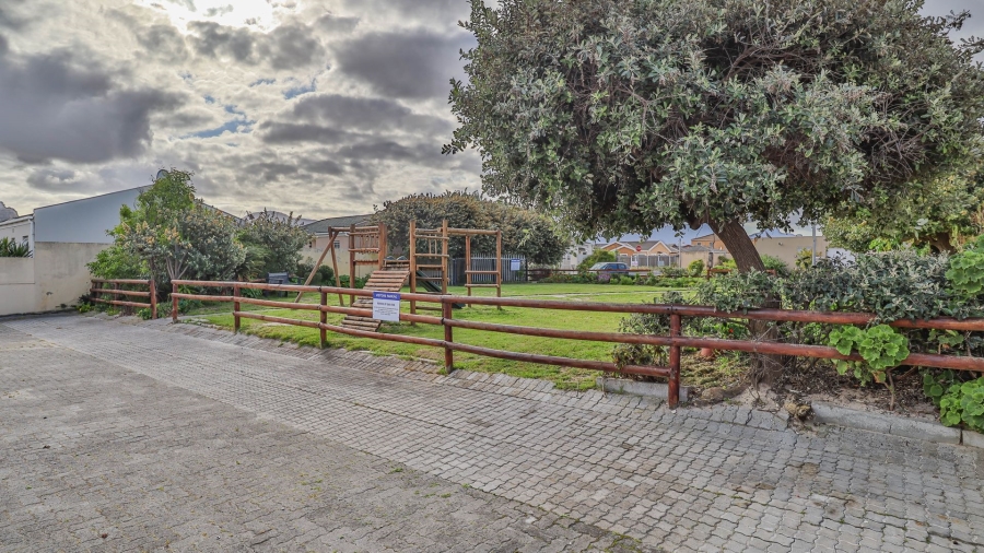 To Let 3 Bedroom Property for Rent in Muizenberg Western Cape